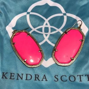 Kendra Scott Danielle size hot pink